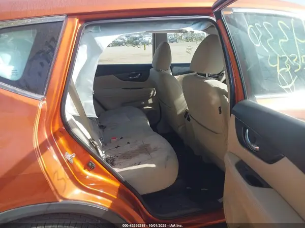 5N1AT2MT2HC843330 2017 NISSAN ROGUE - Image 8