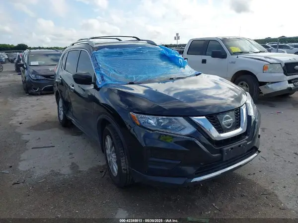 5N1AT2MT2HC848480 2017 NISSAN ROGUE - Image 1