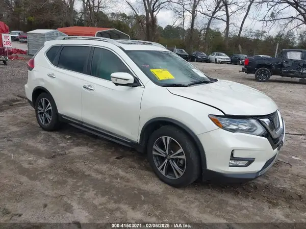 5N1AT2MT2HC848981 2017 NISSAN ROGUE - Image 1