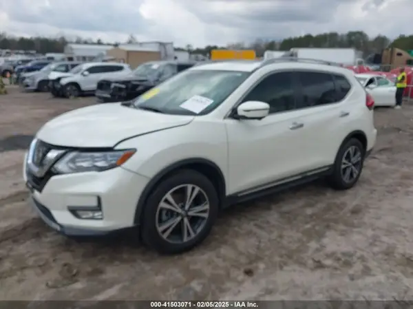 5N1AT2MT2HC848981 2017 NISSAN ROGUE - Image 2