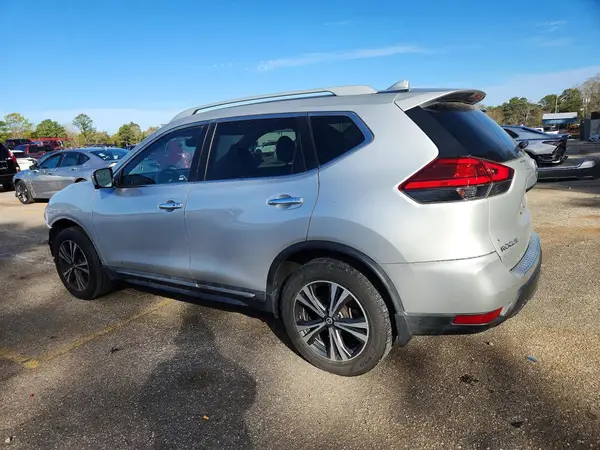 5N1AT2MT2HC851492 2017 NISSAN ROGUE - Image 2
