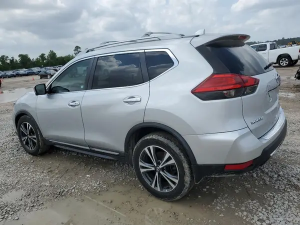 5N1AT2MT2HC861133 2017 NISSAN ROGUE - Image 2