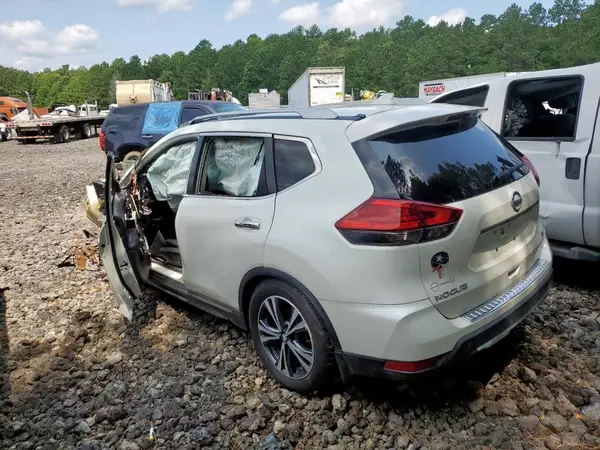 5N1AT2MT2HC864954 2017 NISSAN ROGUE - Image 2