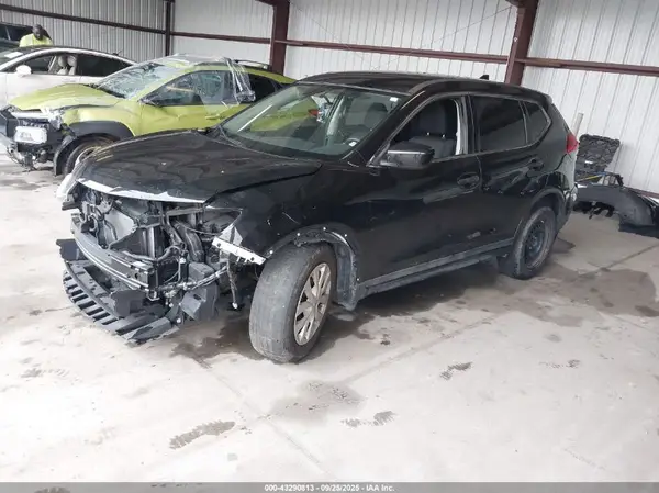 5N1AT2MT2HC871810 2017 NISSAN ROGUE - Image 2