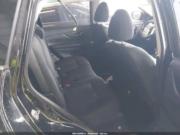 5N1AT2MT2HC871810 2017 NISSAN ROGUE - Image 8