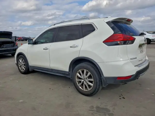 5N1AT2MT2HC881298 2017 NISSAN ROGUE - Image 2