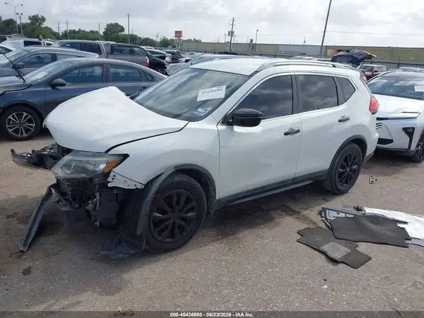 5N1AT2MT2HC882239 2017 NISSAN ROGUE - Image 2