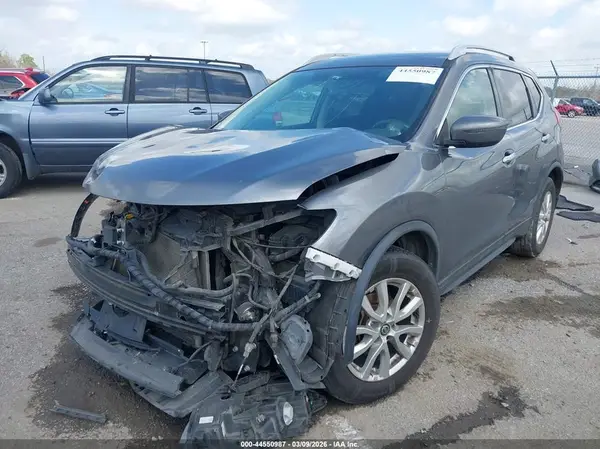 5N1AT2MT2HC882841 2017 NISSAN ROGUE - Image 2