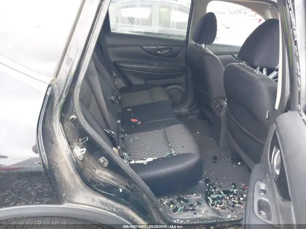 5N1AT2MT2HC883827 2017 NISSAN ROGUE - Image 8