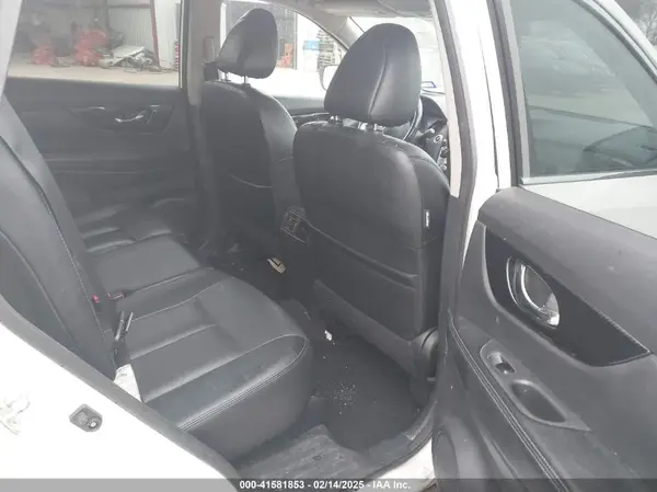 5N1AT2MT2HC884492 2017 NISSAN ROGUE - Image 8