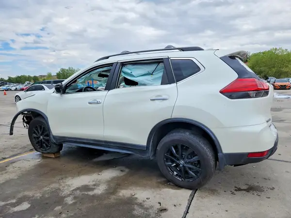 5N1AT2MT2HC889627 2017 NISSAN ROGUE - Image 2