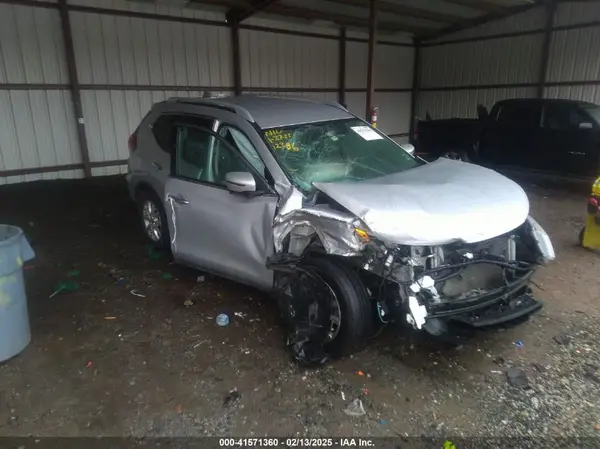 5N1AT2MT2HC893533 2017 NISSAN ROGUE - Image 1