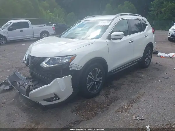 5N1AT2MT2HC894357 2017 NISSAN ROGUE - Image 2
