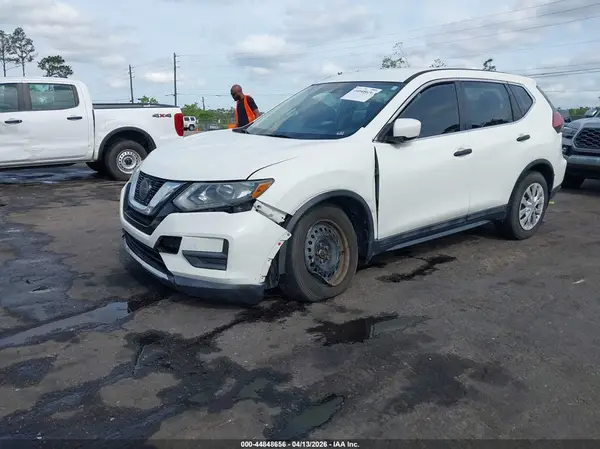 5N1AT2MT2JC705275 2018 NISSAN ROGUE - Image 2