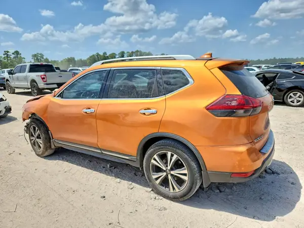 5N1AT2MT2JC710167 2018 NISSAN ROGUE - Image 2