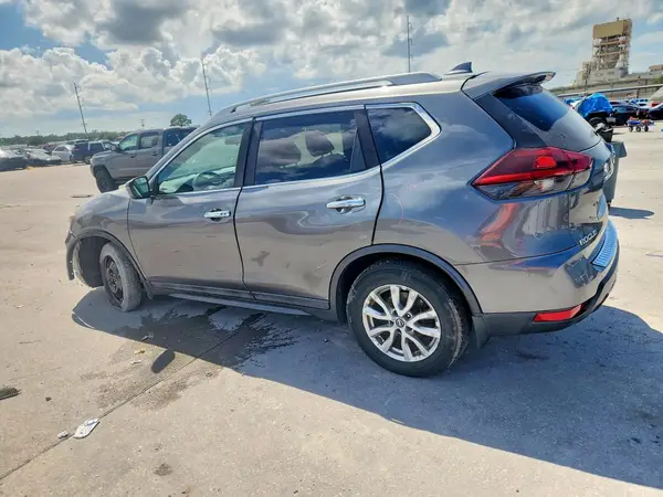 5N1AT2MT2JC713666 2018 NISSAN ROGUE - Image 2
