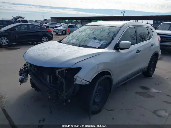 5N1AT2MT2JC716602 2018 NISSAN ROGUE - Image 2