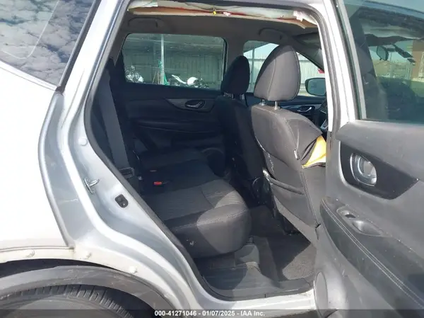 5N1AT2MT2JC716602 2018 NISSAN ROGUE - Image 8
