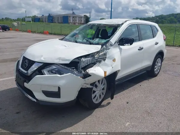 5N1AT2MT2JC718480 2018 NISSAN ROGUE - Image 2