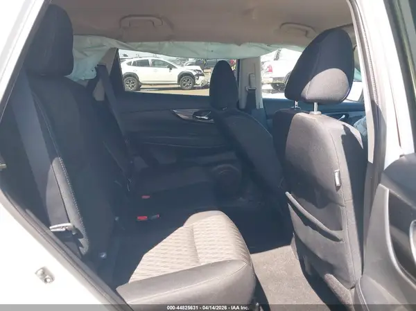 5N1AT2MT2JC720780 2018 NISSAN ROGUE - Image 8