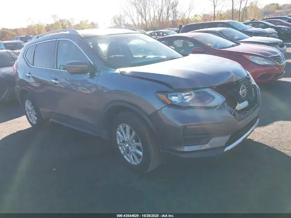 5N1AT2MT2JC723033 2018 NISSAN ROGUE - Image 1