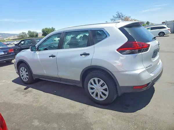 5N1AT2MT2JC723162 2018 NISSAN ROGUE - Image 2
