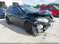 5N1AT2MT2JC726319 2018 NISSAN ROGUE