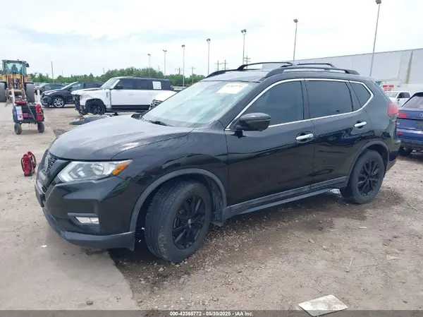 5N1AT2MT2JC727163 2018 NISSAN ROGUE - Image 2