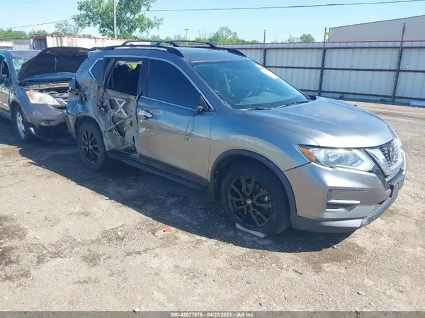 5N1AT2MT2JC730564 2018 NISSAN ROGUE - Image 1