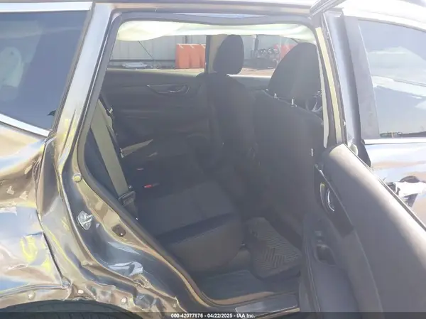 5N1AT2MT2JC730564 2018 NISSAN ROGUE - Image 8