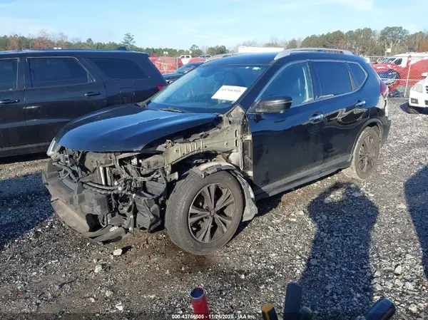 5N1AT2MT2JC734758 2018 NISSAN ROGUE - Image 2