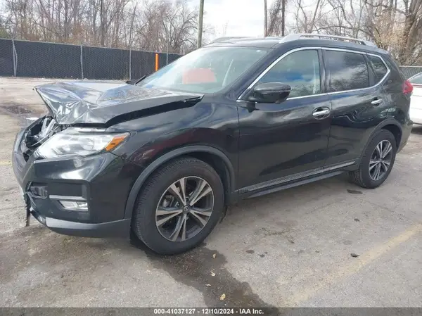 5N1AT2MT2JC735599 2018 NISSAN ROGUE - Image 2