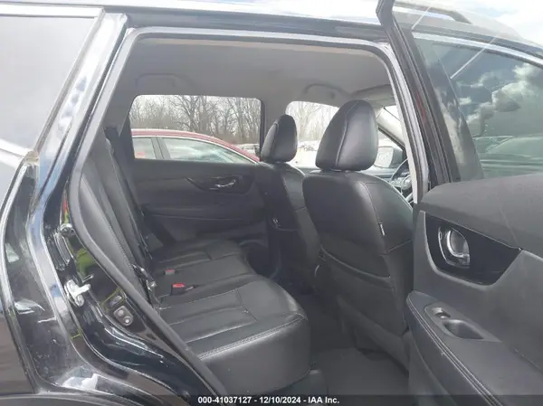 5N1AT2MT2JC735599 2018 NISSAN ROGUE - Image 8