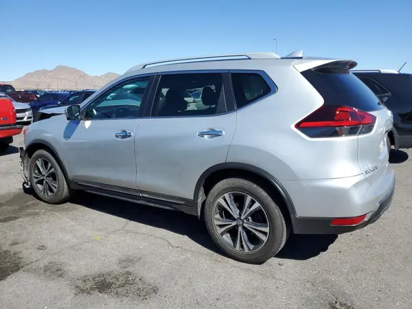 5N1AT2MT2JC739636 2018 NISSAN ROGUE - Image 2