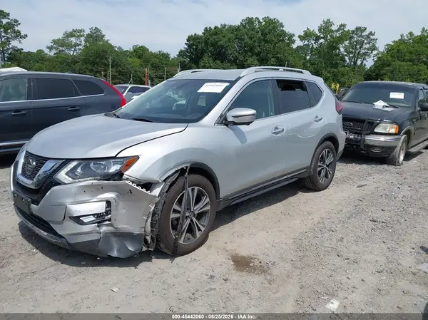 5N1AT2MT2JC741483 2018 NISSAN ROGUE - Image 2