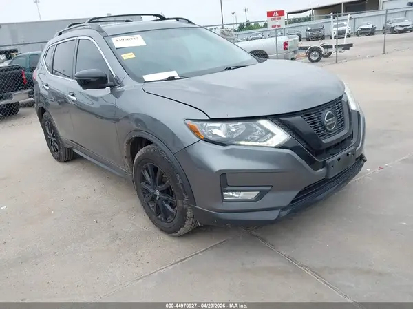 5N1AT2MT2JC750457 2018 NISSAN ROGUE - Image 1