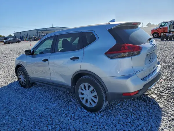 5N1AT2MT2JC758512 2018 NISSAN ROGUE - Image 2