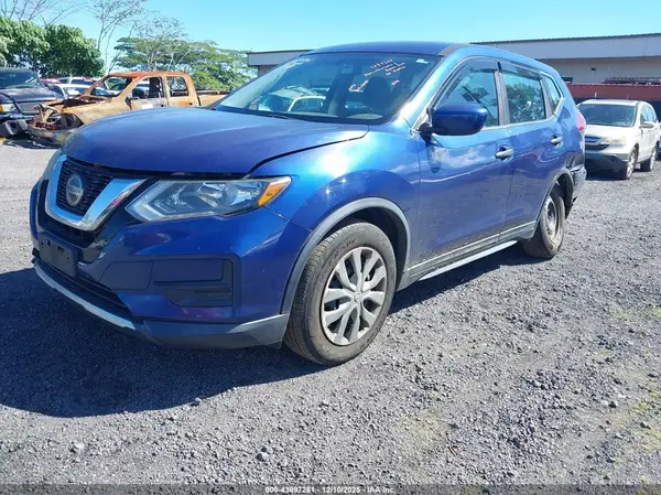 5N1AT2MT2JC759076 2018 NISSAN ROGUE - Image 2