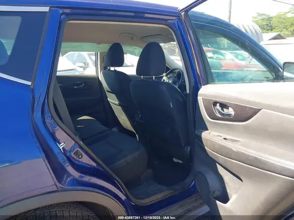 5N1AT2MT2JC759076 2018 NISSAN ROGUE - Image 8