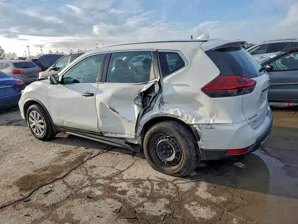 5N1AT2MT2JC770806 2018 NISSAN ROGUE - Image 2