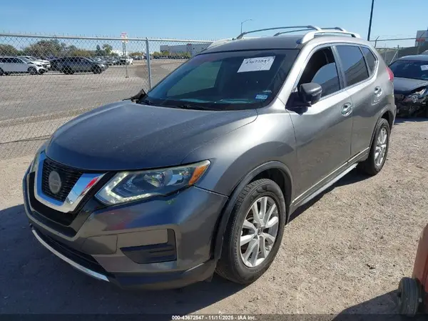 5N1AT2MT2JC772975 2018 NISSAN ROGUE - Image 2
