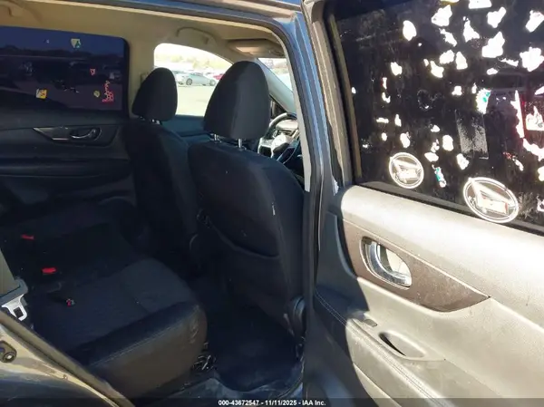5N1AT2MT2JC772975 2018 NISSAN ROGUE - Image 8