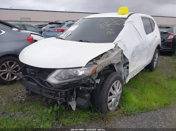 5N1AT2MT2JC773107 2018 NISSAN ROGUE - Image 2