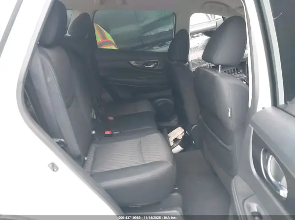 5N1AT2MT2JC773107 2018 NISSAN ROGUE - Image 8