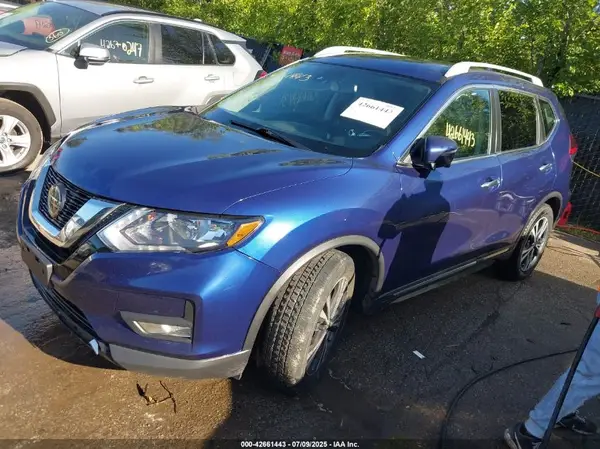 5N1AT2MT2JC779358 2018 NISSAN ROGUE - Image 2