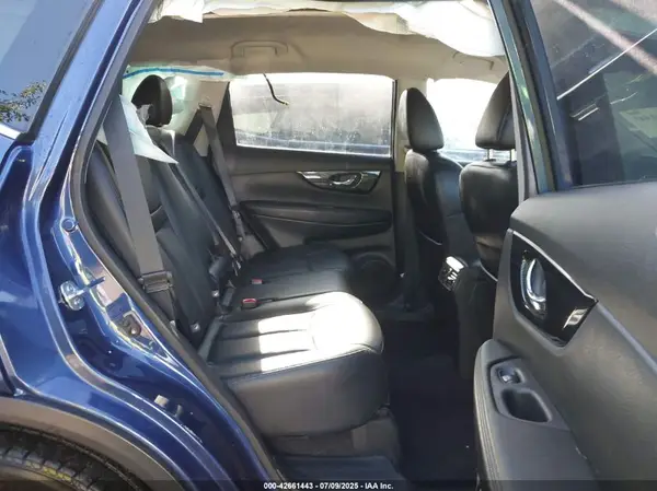 5N1AT2MT2JC779358 2018 NISSAN ROGUE - Image 8