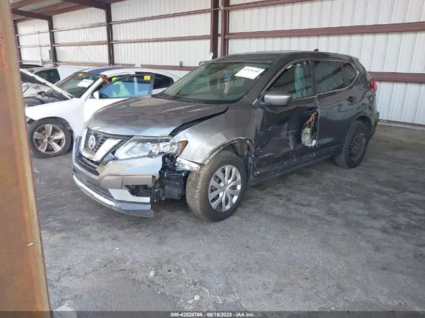 5N1AT2MT2JC784284 2018 NISSAN ROGUE - Image 2