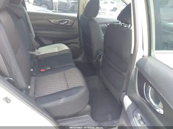 5N1AT2MT2JC787041 2018 NISSAN ROGUE - Image 8