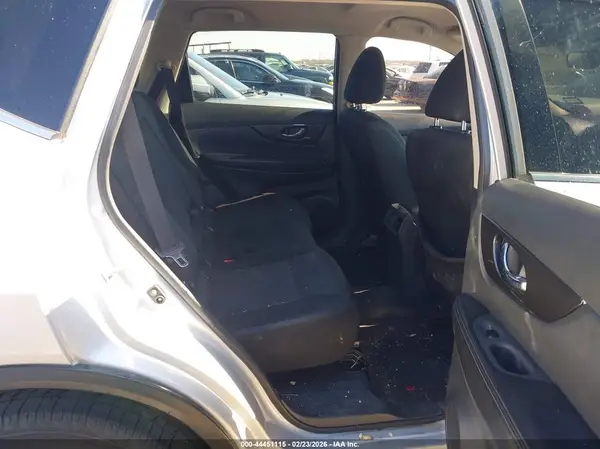 5N1AT2MT2JC791588 2018 NISSAN ROGUE - Image 8