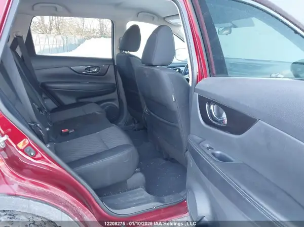 5N1AT2MT2JC797665 2018 NISSAN ROGUE - Image 8